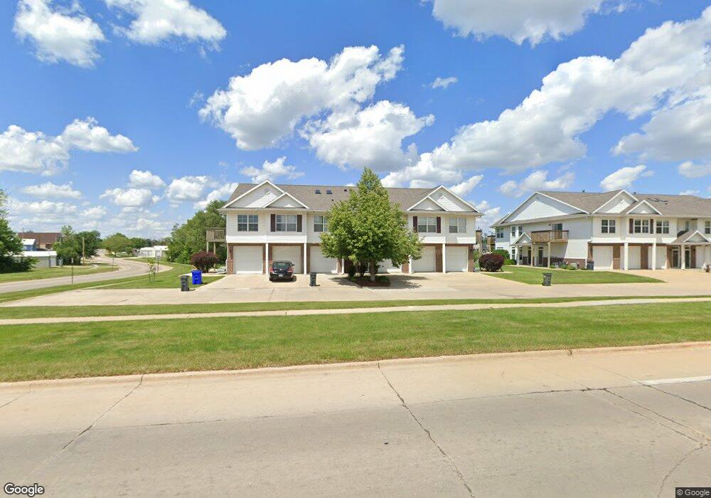 4622 1st Ave NW unit F, Cedar Rapids, IA 52405 - photo 1