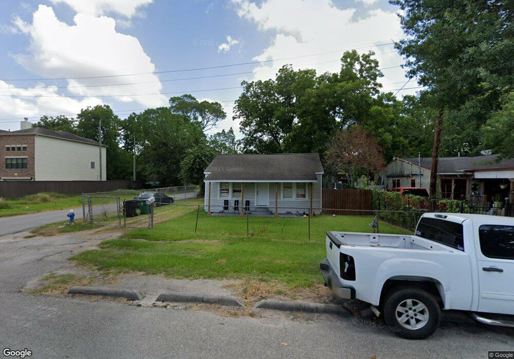 517 Sikes St, Houston, TX 77018 - photo 1