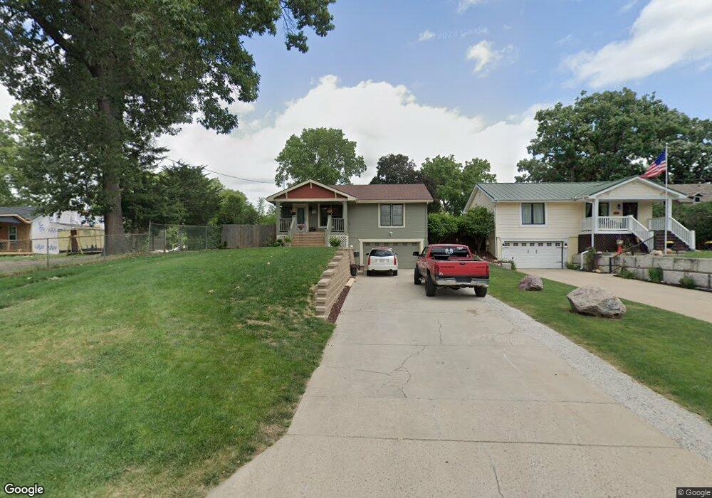 330 E Creston Ave, Des Moines, IA 50315 - photo 1