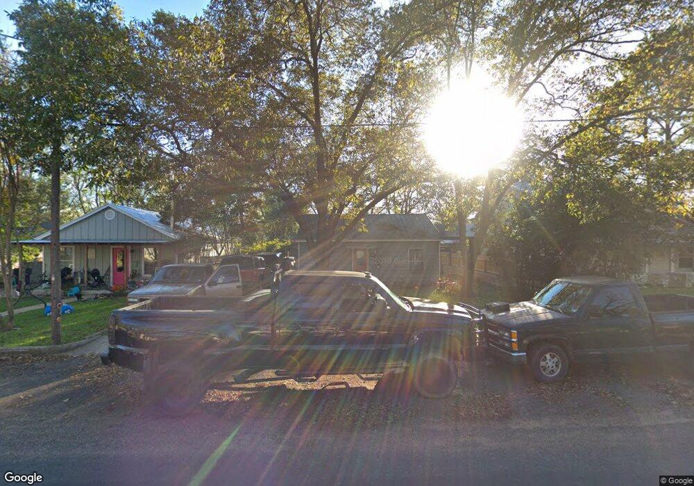 311 W Hackberry St, Fredericksburg, TX 78624 - photo 1