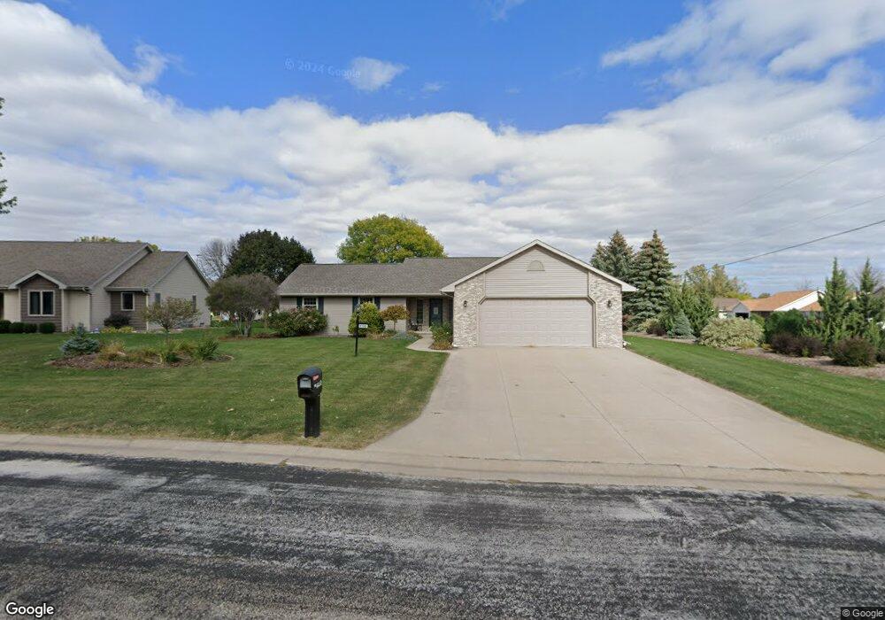 W5908 Daisy Ct, Appleton, WI 54915 - photo 1