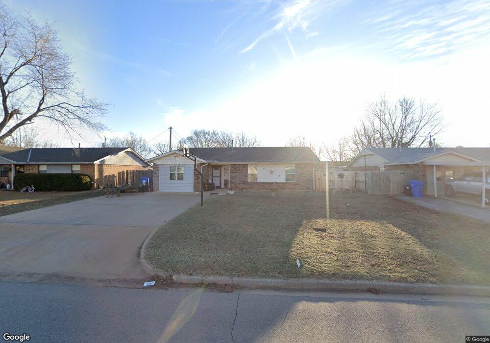 209 Deer Dr, Cache, OK 73527 - photo 1