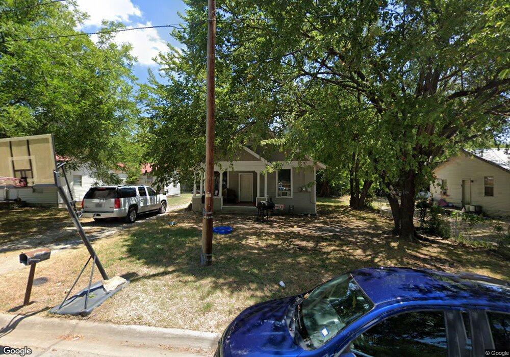 912 Buck St, Gainesville, TX 76240 - photo 1