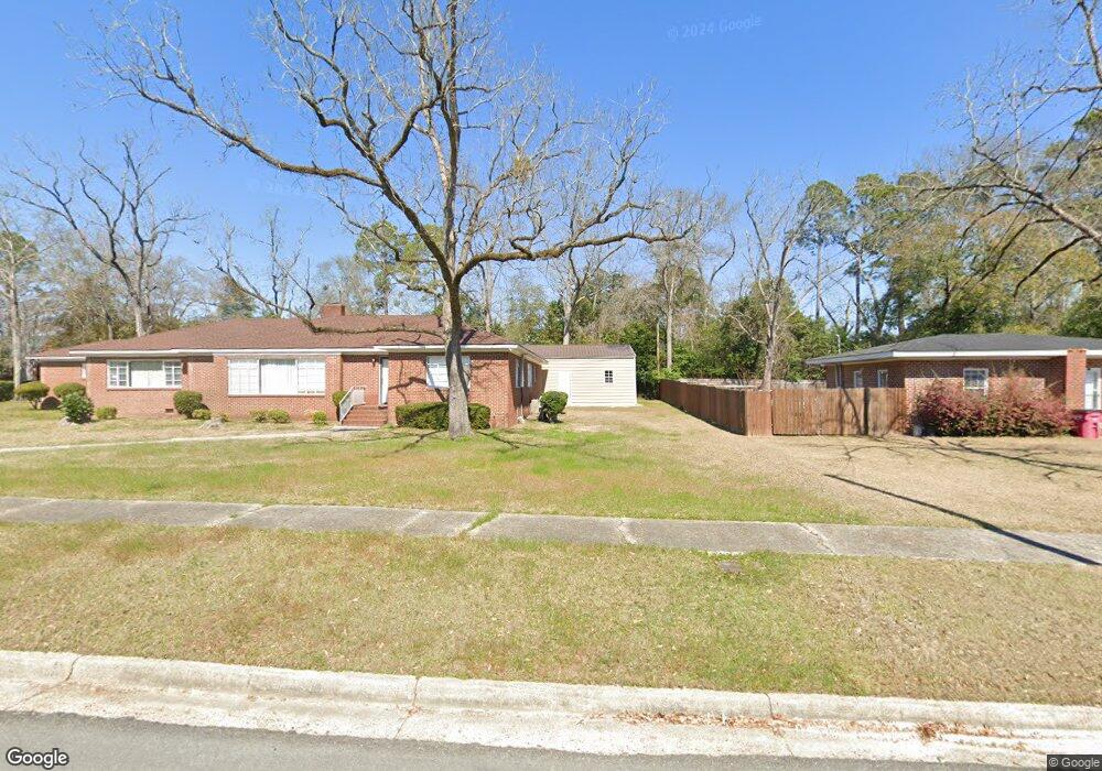 112 W Graham St, Mc Rae, GA 31055 - photo 1