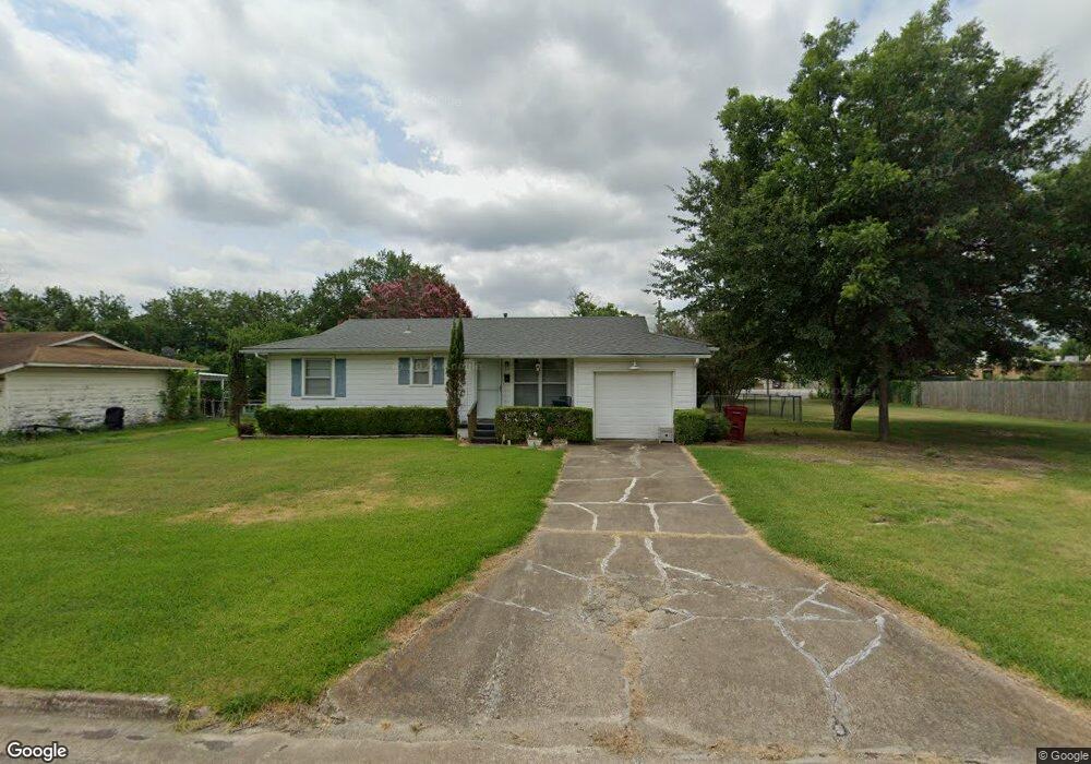 300 Fannin Ave, Bonham, TX 75418 - photo 1