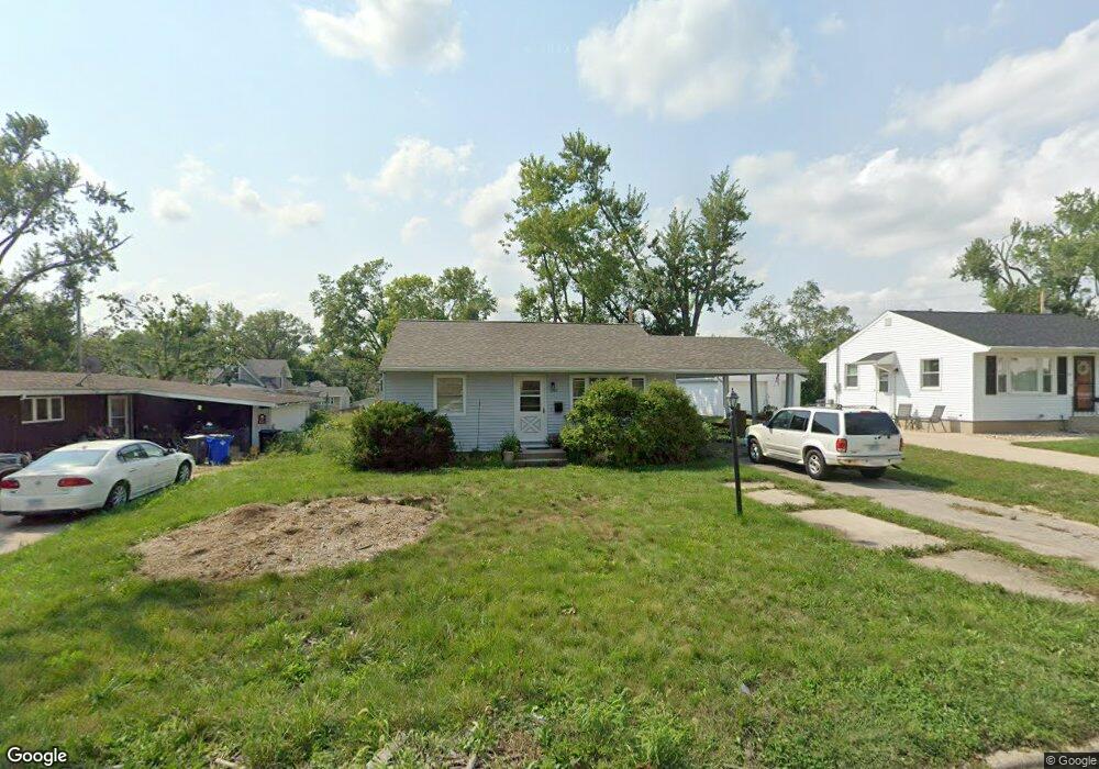 1201 Crestview Dr SE, Cedar Rapids, IA 52403 - photo 1