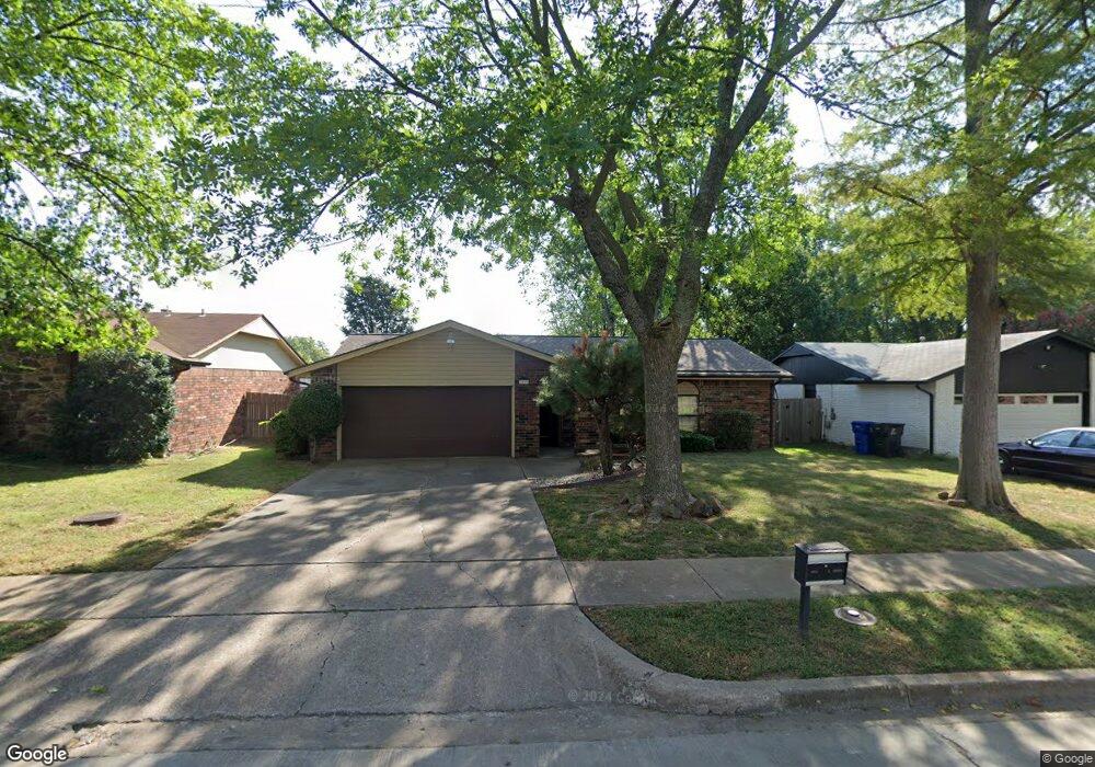 1109 S Gum Ave, Broken Arrow, OK 74012 - photo 1