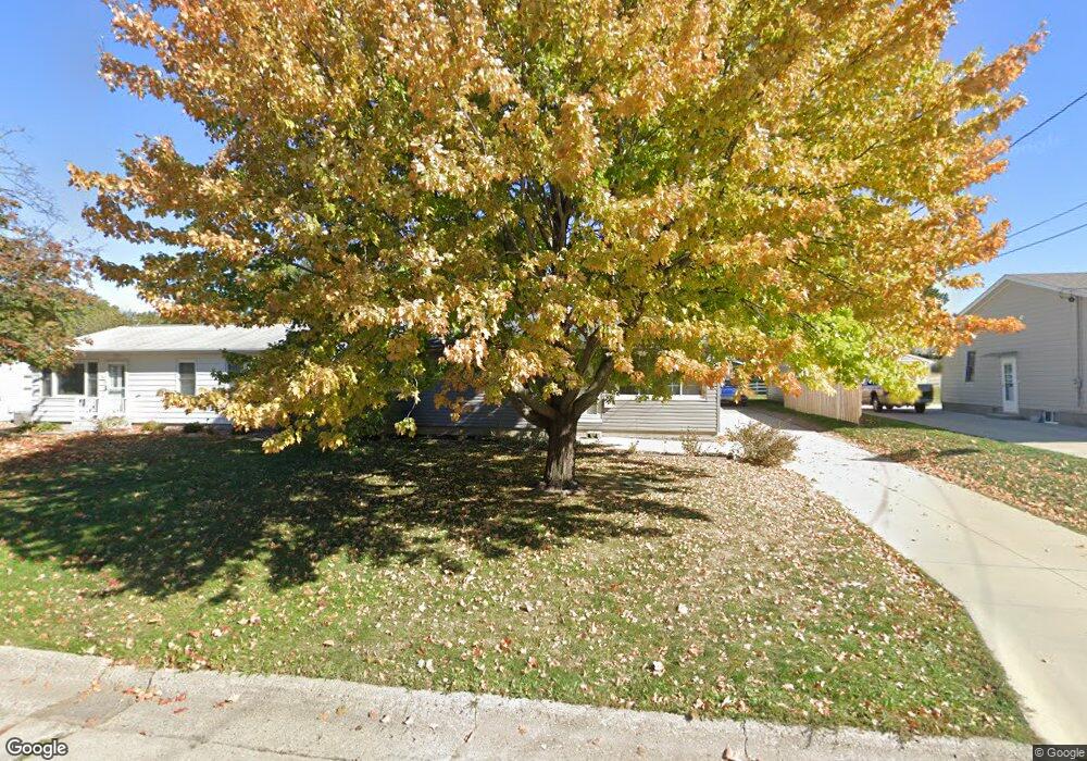 702 E 14th St N, Newton, IA 50208 - photo 1