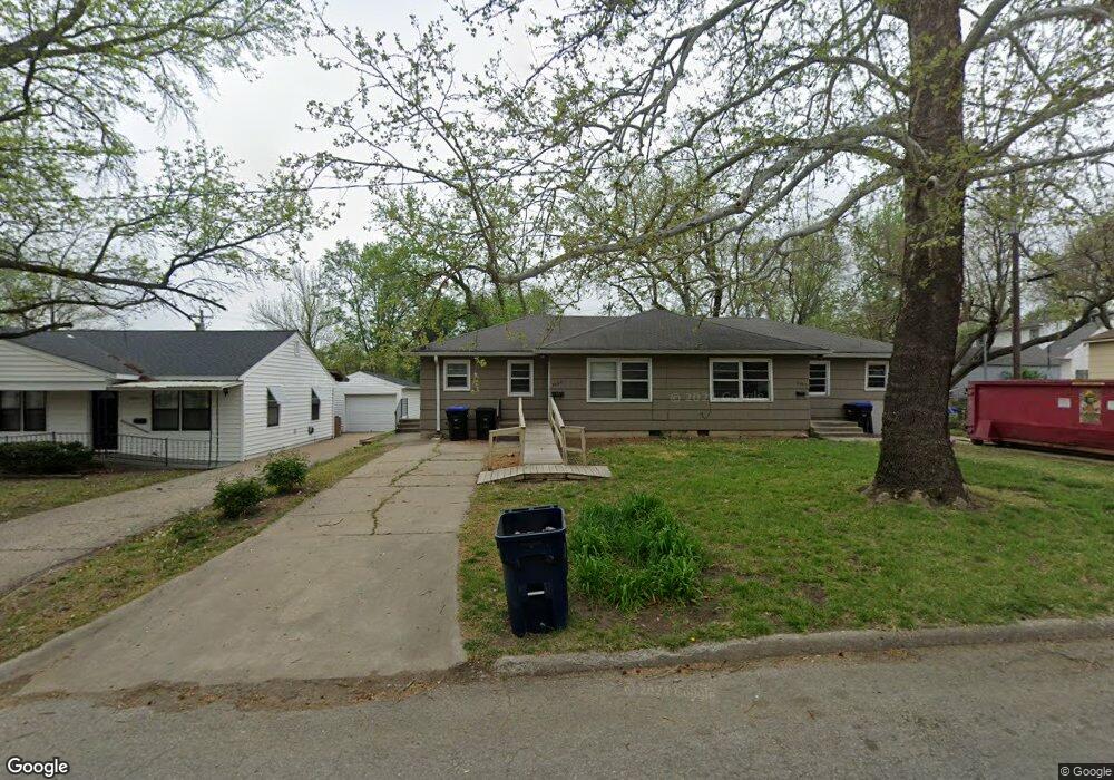 3605 SW 9th St, Topeka, KS 66606 - photo 1