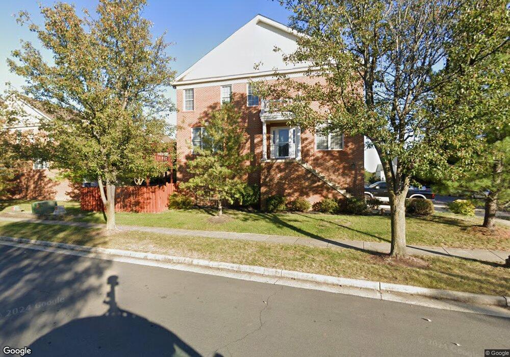 25802 Kirkwood Square, Chantilly, VA 20152 - photo 1