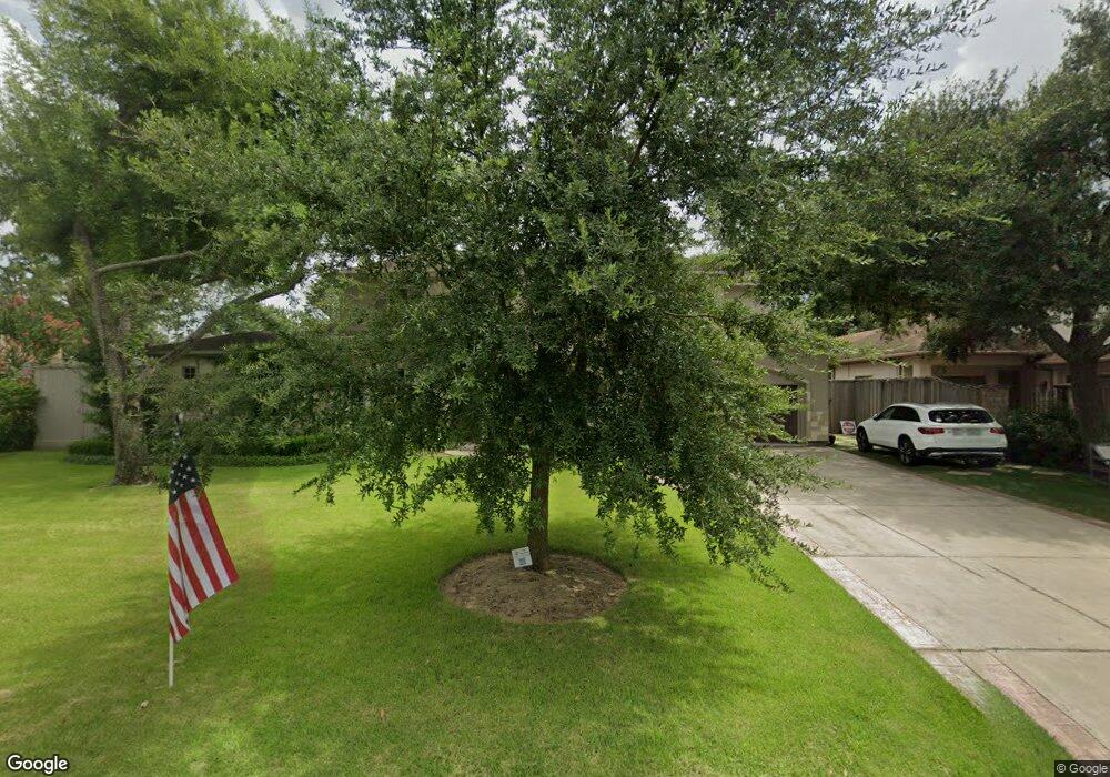 7621 Brykerwoods Dr, Houston, TX 77055 - photo 1
