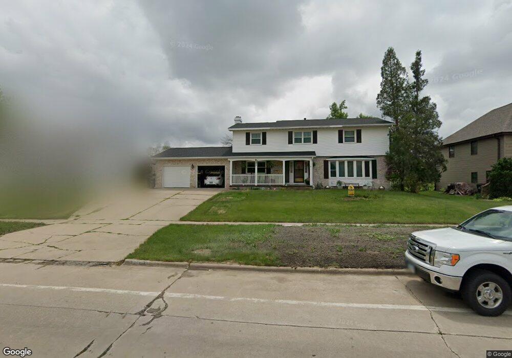 3733 1st Ave SW, Cedar Rapids, IA 52405 - photo 1