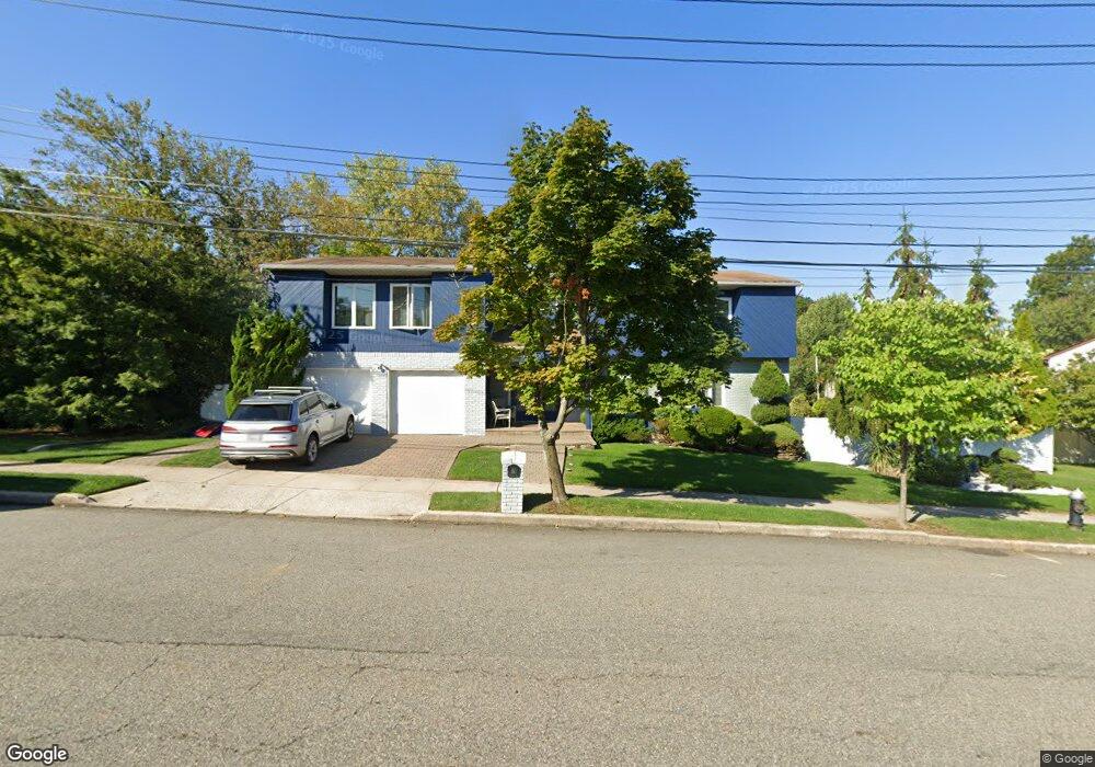 524 Maguire Ave, Staten Island, NY 10309 - photo 1