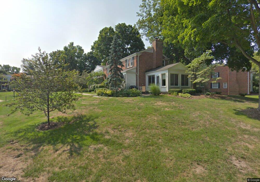 3 Barbour Ln, Bloomfield Hills, MI 48304 - photo 1