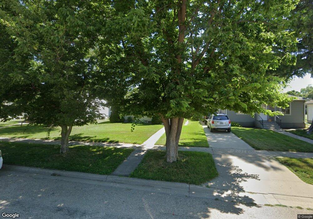 712 2nd Ave NW, Jamestown, ND 58401 - photo 1
