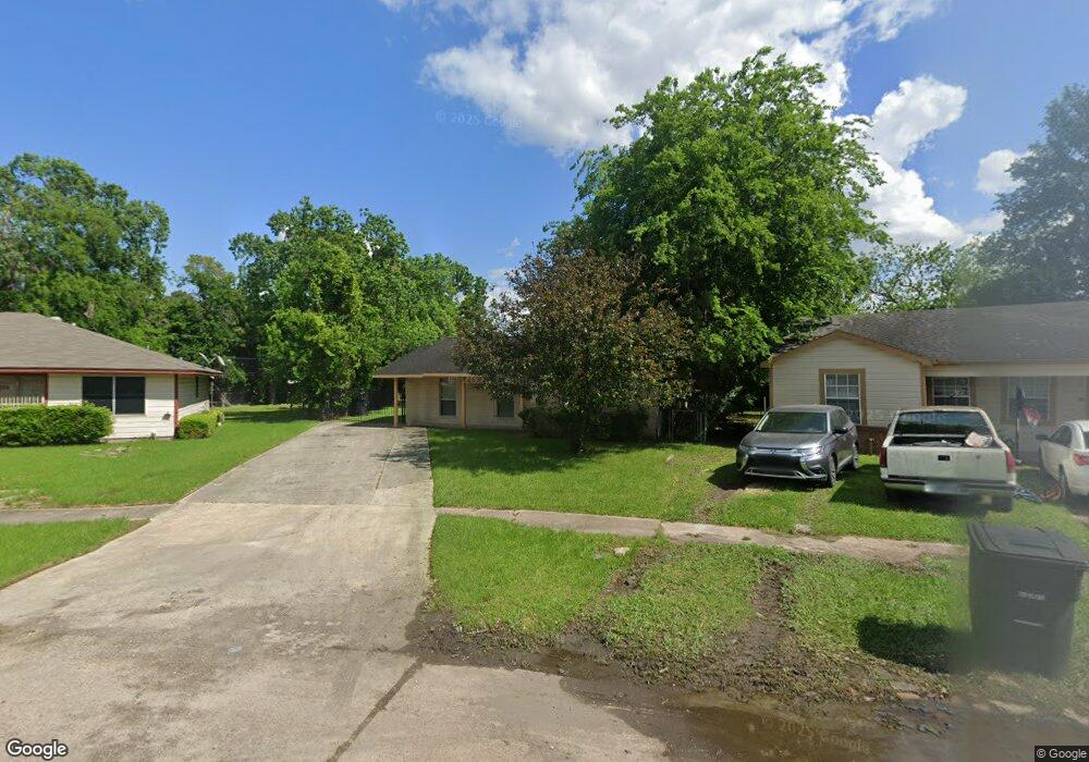 262 Lena Dr, Houston, TX 77022 - photo 1