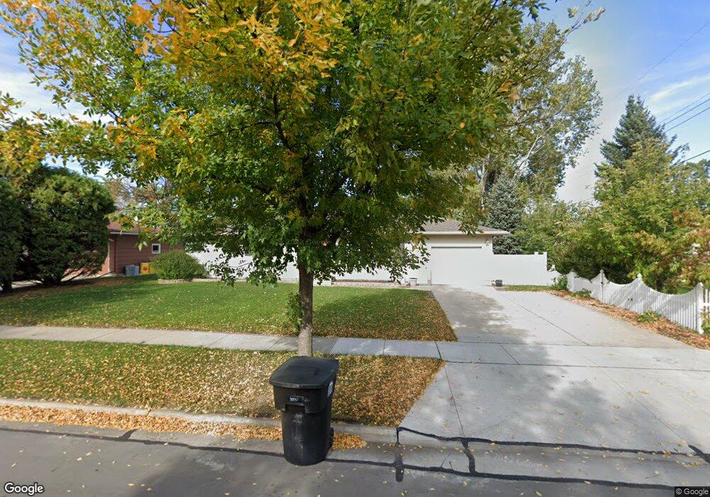 1704 Drees Dr, Grand Forks, ND 58201 - photo 1