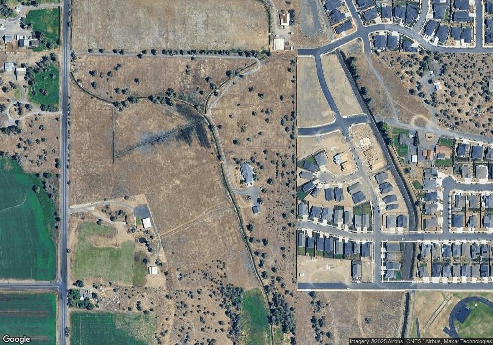 3800 SW Helmholtz Way, Redmond, OR 97756 - photo 1