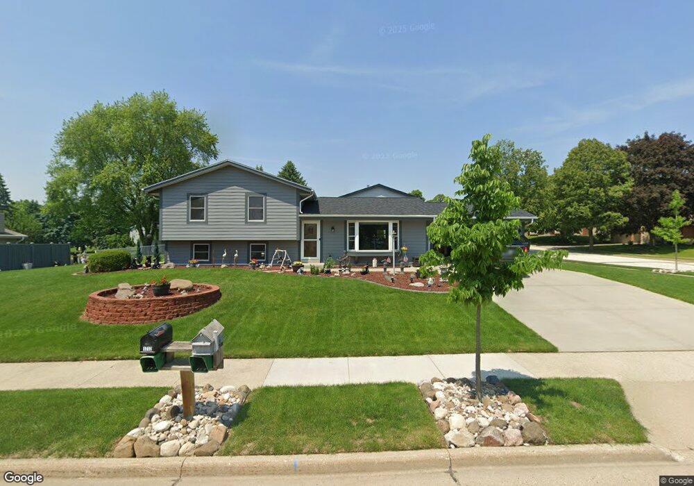 1712 Stardust Dr, Waukesha, WI 53186 - photo 1