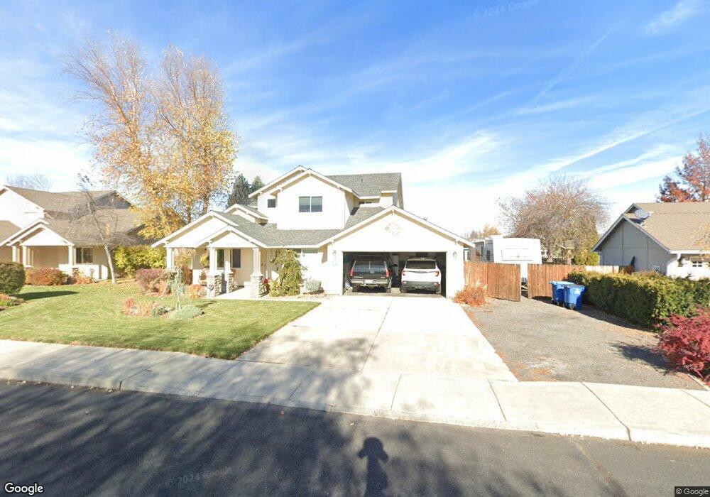 1947 NW Poplar Ave, Redmond, OR 97756 - photo 1