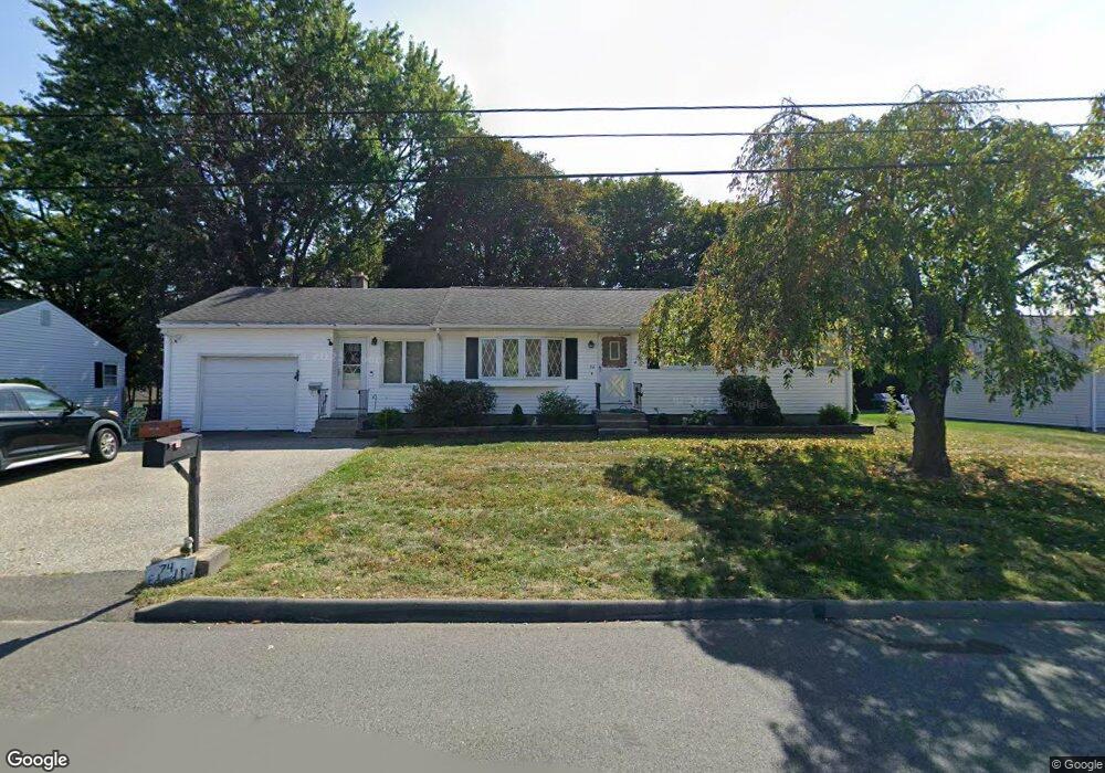 74 Edward Dr, Holyoke, MA 01040 - photo 1