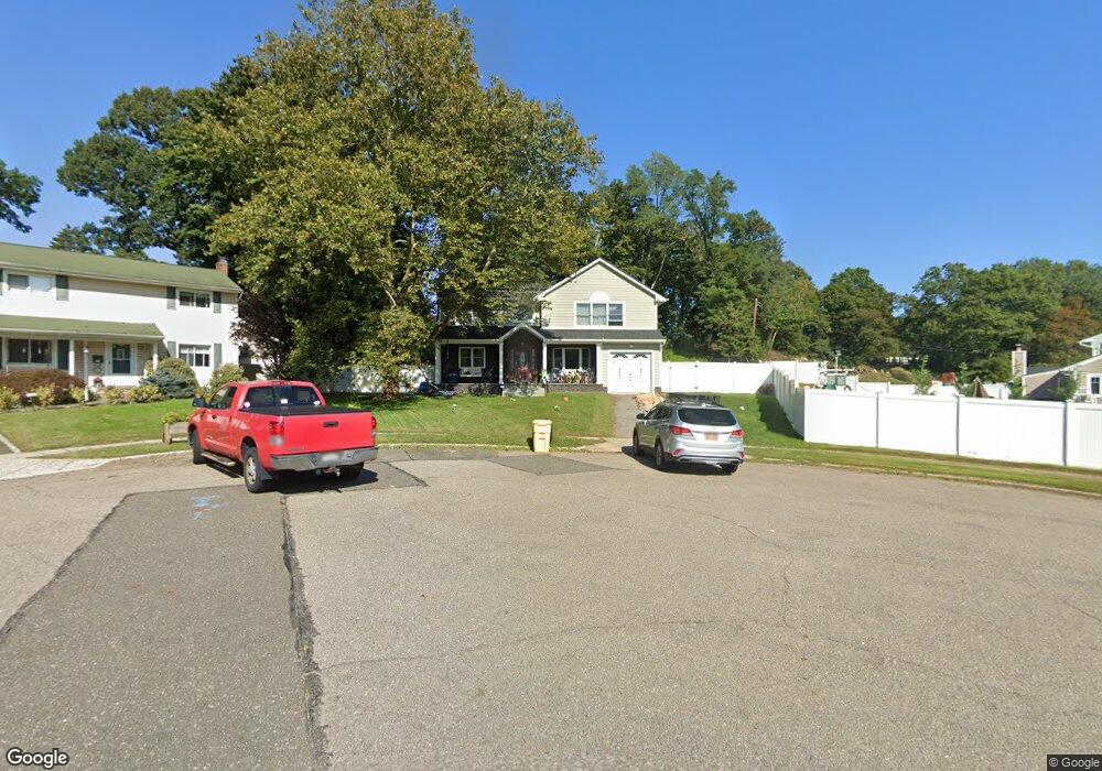 15 Andover Ct, ComMacK, NY 11725 - photo 1