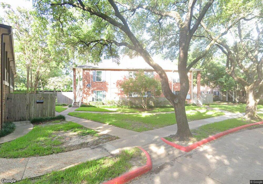 837 Wax Myrtle Ln, Houston, TX 77079 - photo 1