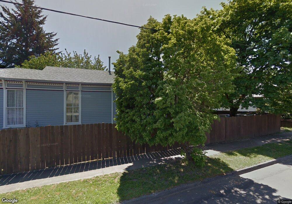 514 NW 2nd St, Grants Pass, OR 97526 - photo 1