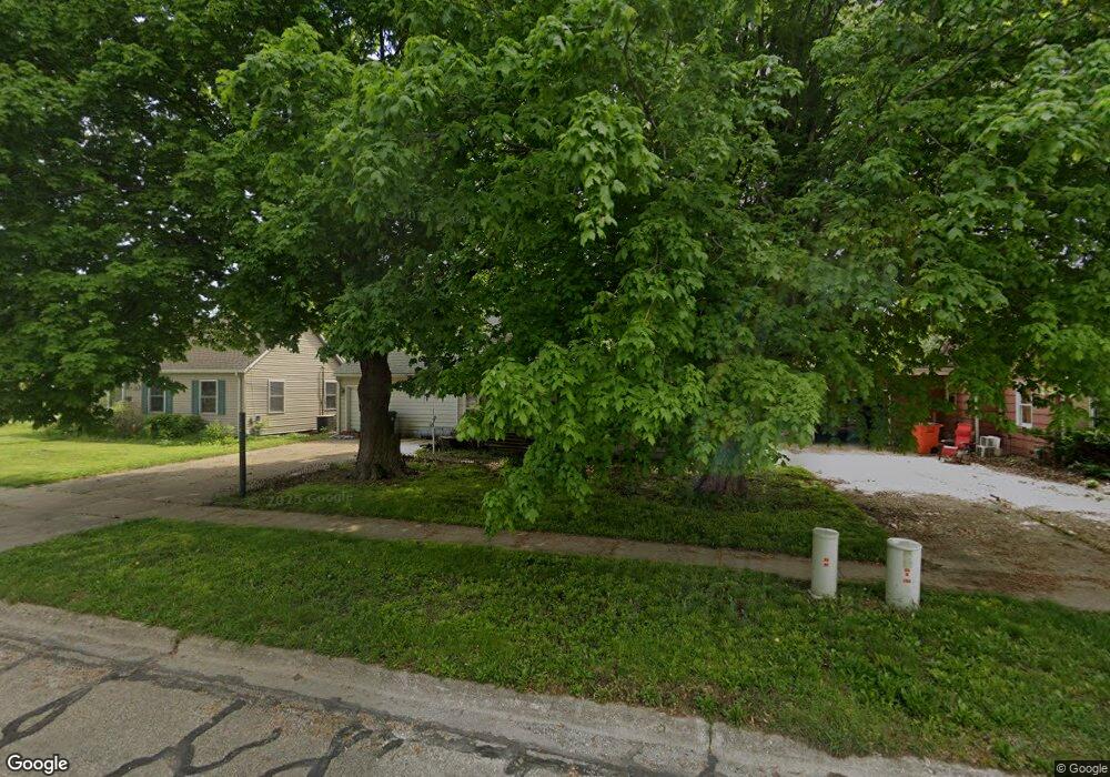 804 S 9th St, Mattoon, IL 61938 - photo 1