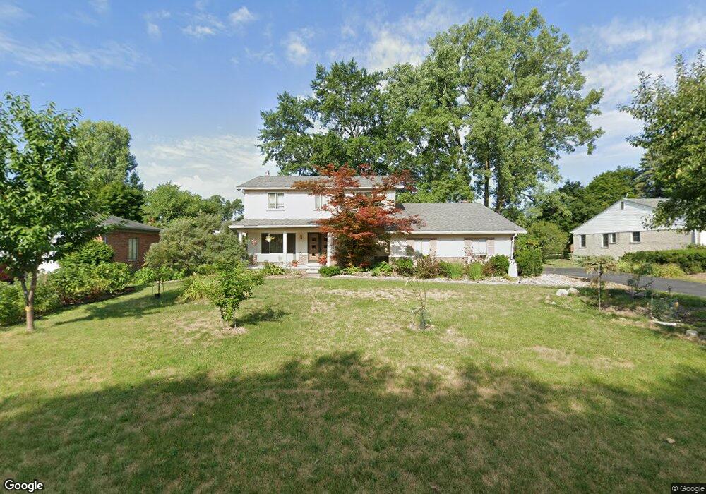 6060 Ledgeway Dr, West Bloomfield, MI 48322 - photo 1