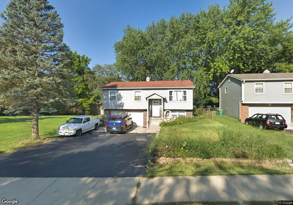 288 Skyline Dr, Carpentersville, IL 60110 - photo 1