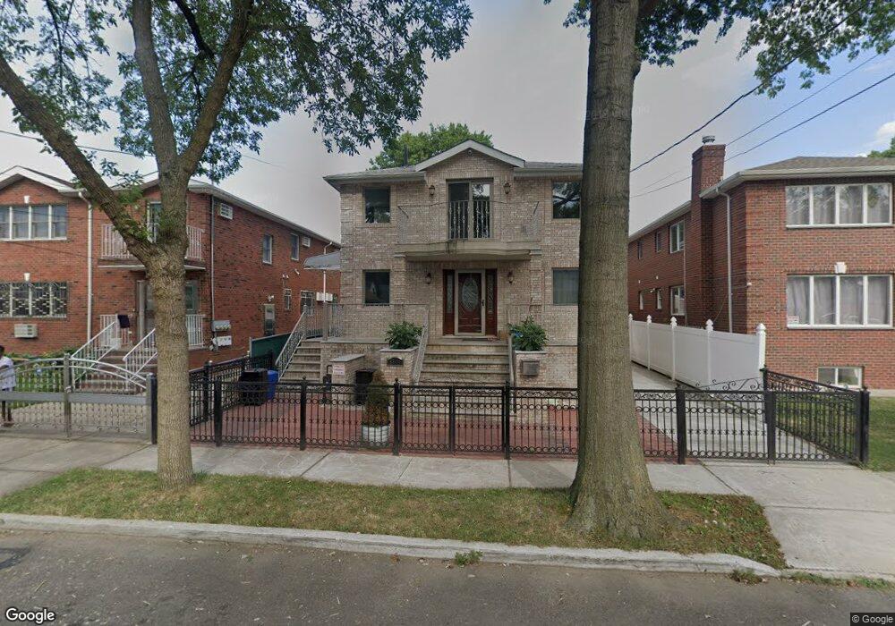 63-11 136th St unit 2 Fl, Flushing, NY 11367 - photo 1