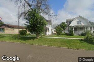 103 E Main St, Wyoming, IA 52362