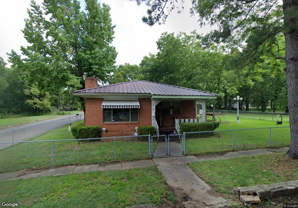 101 E Lowery St, Hugo, OK 74743 - photo 1