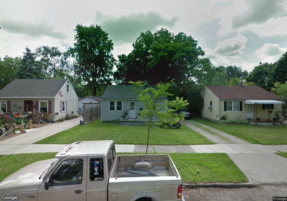 3823 Parkway Dr, Lansing, MI 48910 - photo 1