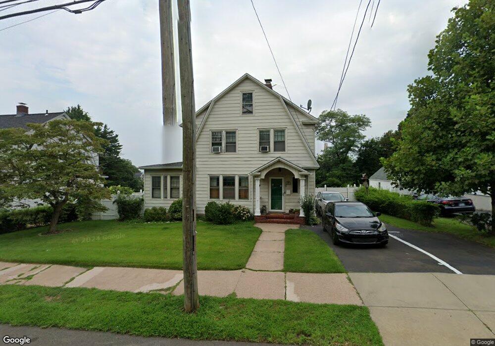 892 Townsend Ave, New Haven, CT 06512 - photo 1