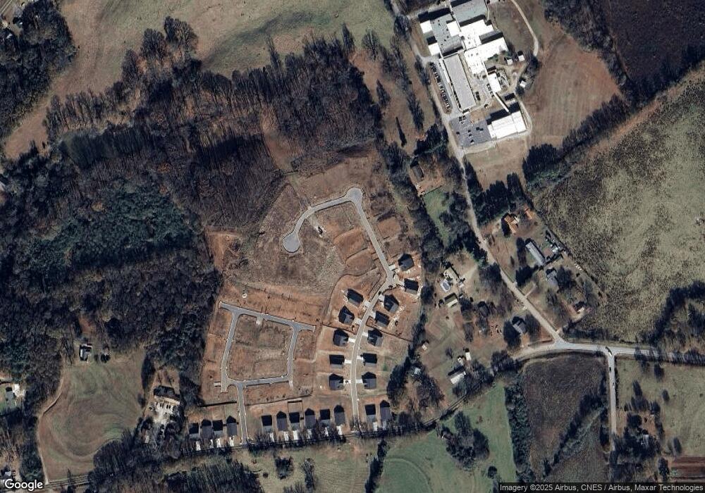 167 Franklin Hills Dr unit B22, Carnesville, GA 30521 - photo 1