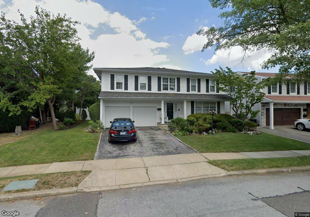 190 Garden Place, West Hempstead, NY 11552 - photo 1