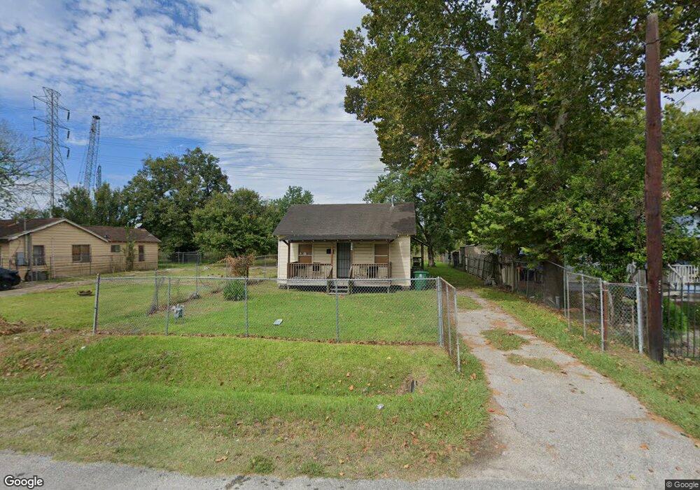 2915 Creston Dr, Houston, TX 77026 - photo 1