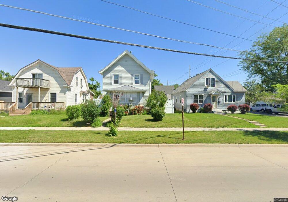 1006 E Ave NW, Cedar Rapids, IA 52405 - photo 1
