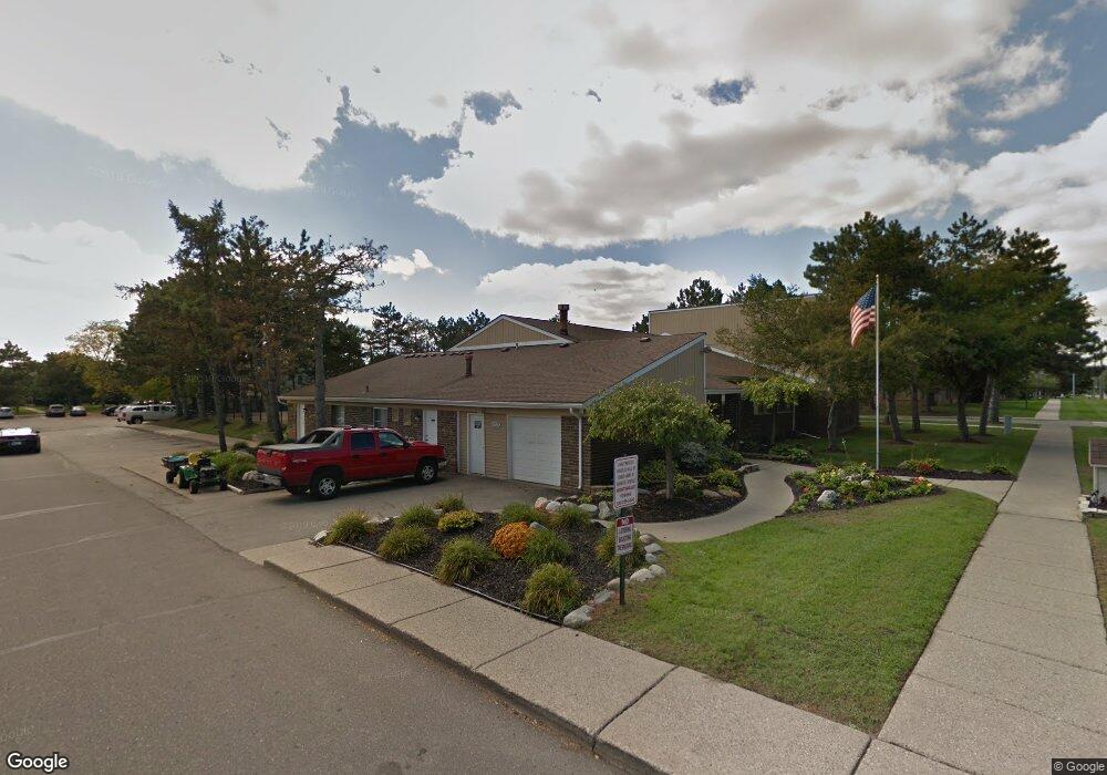 45725 Utica Green W, Shelby Township, MI 48317 - photo 1