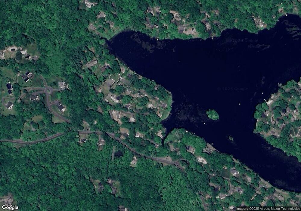 32 Lake Rd, Ridgefield, CT 06877 - photo 1