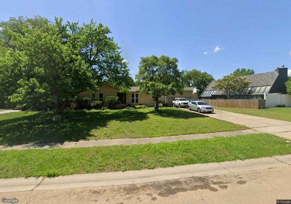 3541 SW MacVicar Ave, Topeka, KS 66611 - photo 1