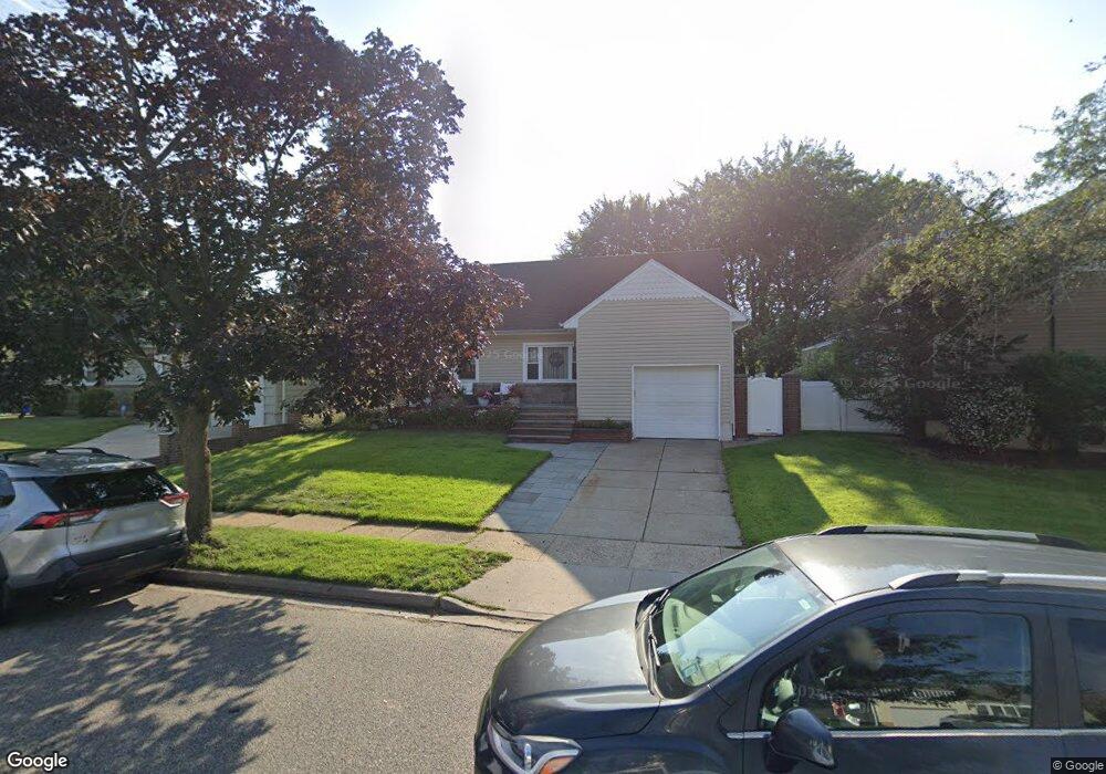 2299 Charing Cross Rd, Baldwin, NY 11510 - photo 1