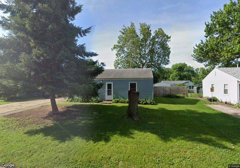 2707 W 70th St, Davenport, IA 52806 - photo 1