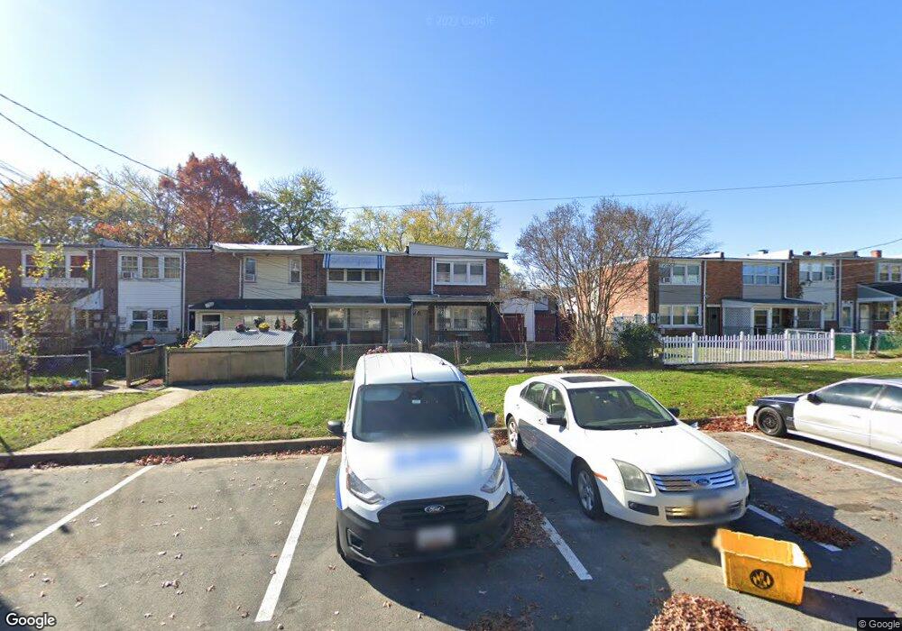 811 Rambo Ct, Halethorpe, MD 21227 - photo 1