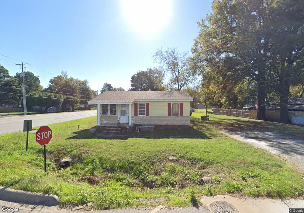 1014 E 7th St, Stuttgart, AR 72160 - photo 1