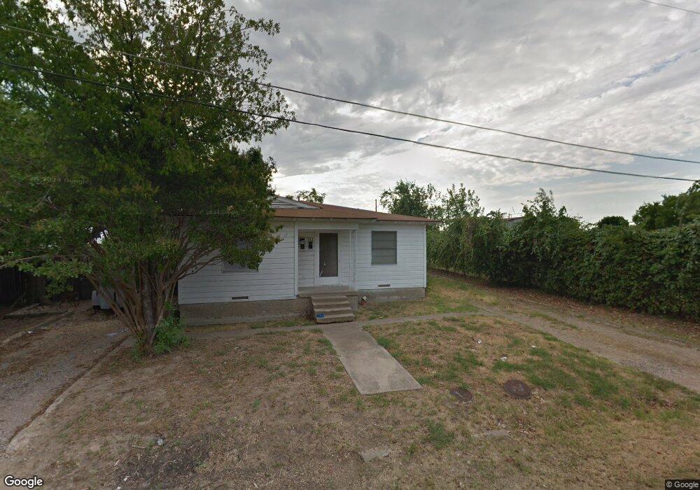 212 NE 6th St, Grand Prairie, TX 75050 - photo 1