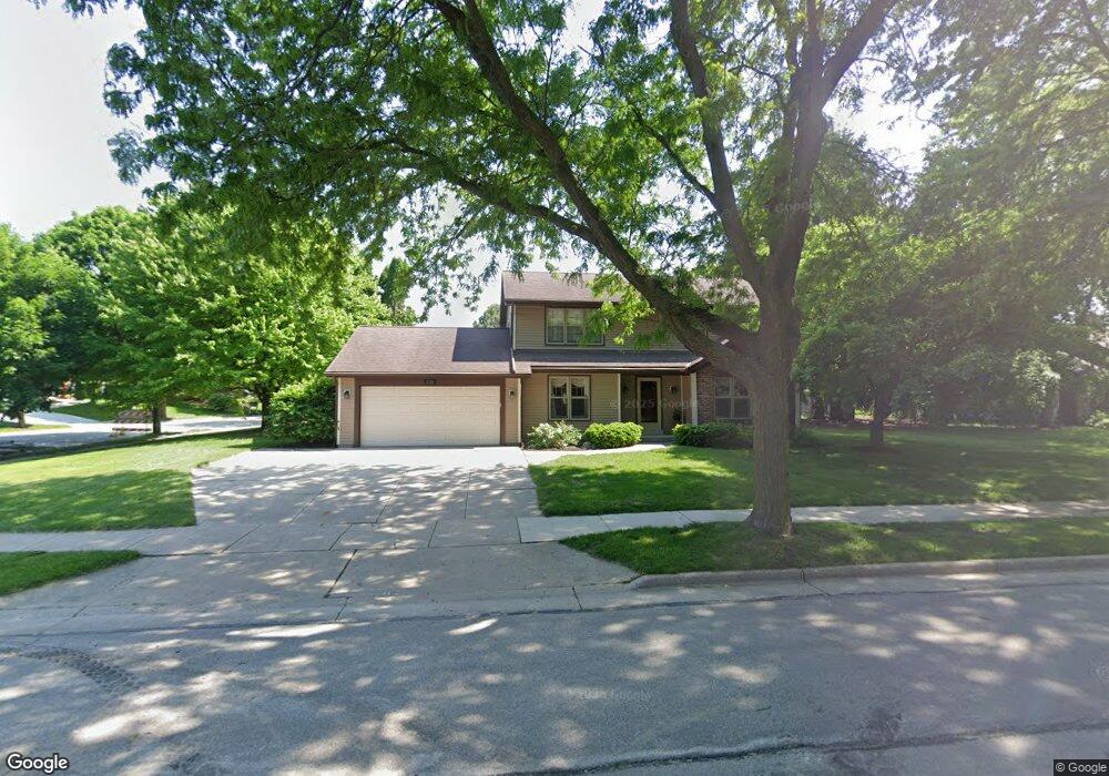 1725 Saratoga Rd, Waukesha, WI 53186 - photo 1