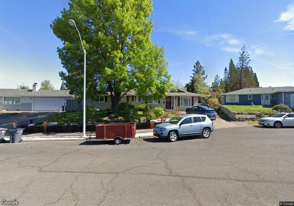 619 Kings Ct, Central Point, OR 97502 - photo 1